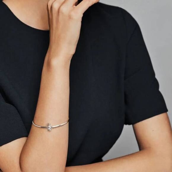 NEW PANDORA angel of love charm in silver - Picture 2 of 2